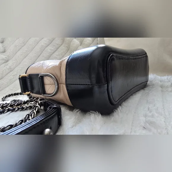 Chanel Gabrielle Small Hobo Bag Beige Black Quilted Calfskin | Two-Tone Chain - Picture 6 of 14